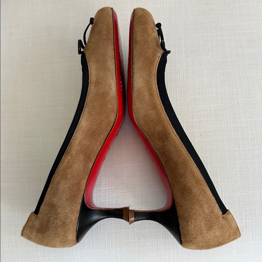 Christian Louboutin Brown Suede Bow Low Heel Pumps with Black Trim 37.5/8 - Picture 2 of 8